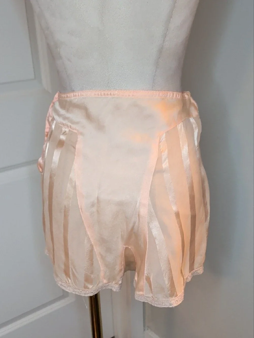 Antique 1920s 30s Silk Tap Pants Peach French Knickers Side Button Art Deco